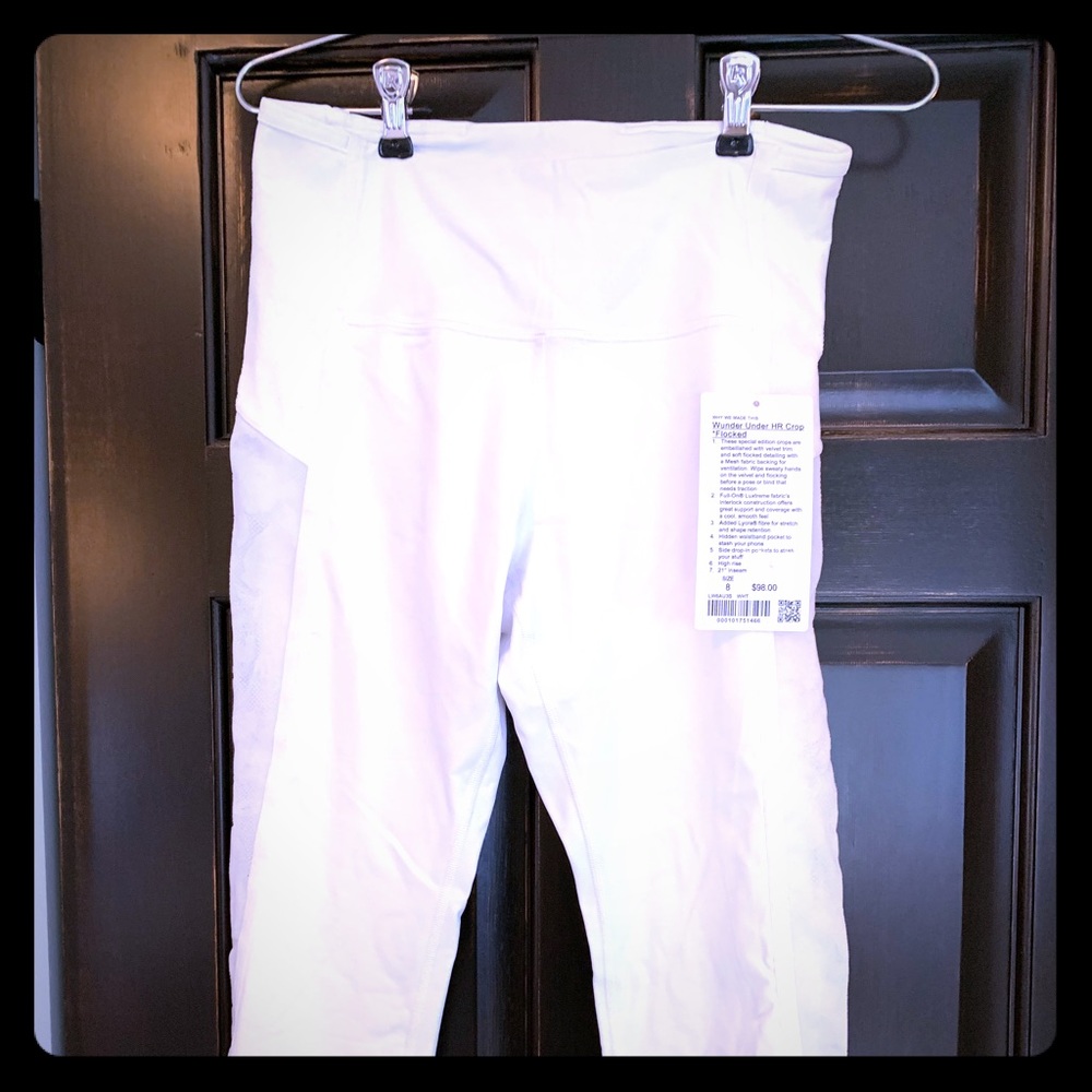 Lululemon crop wunder unders with lace on sides